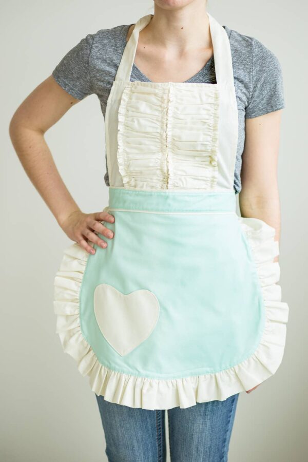 A Vintage darling apron in mint (spring vibes) - Image 3