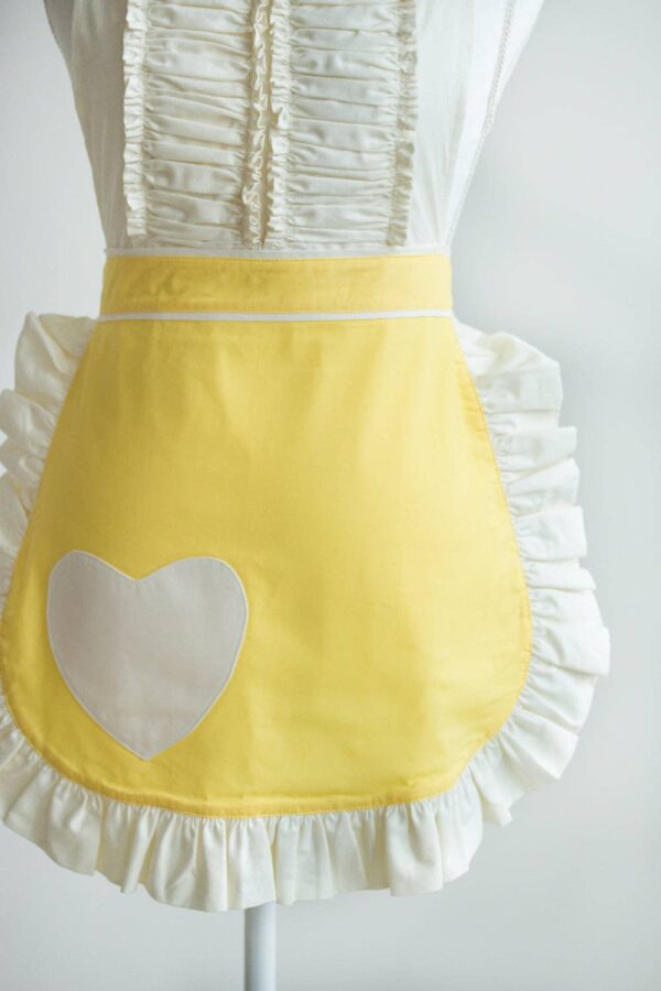 A Vintage Darling apron in yellow - Image 2