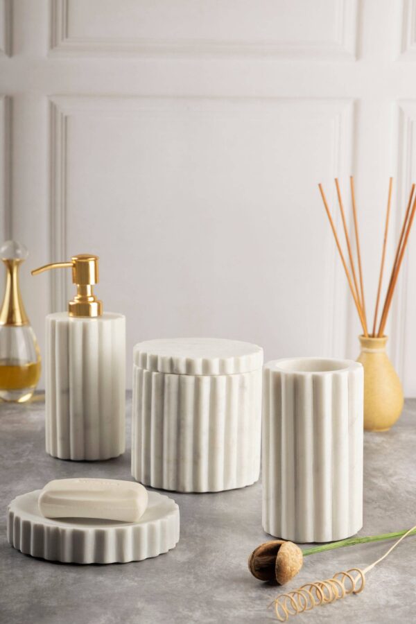 Roksana Bath Accessory Set