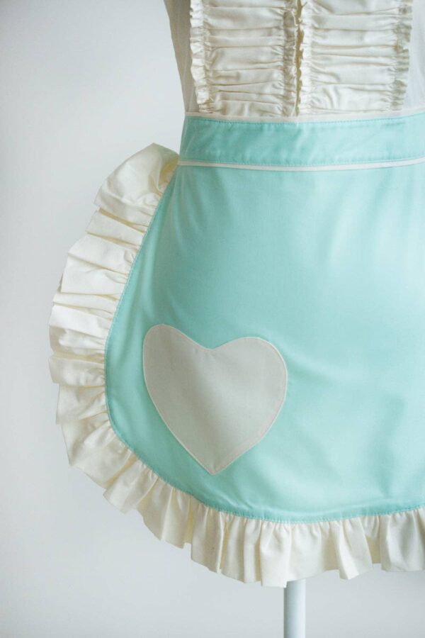 A Vintage darling apron in mint (spring vibes) - Image 2